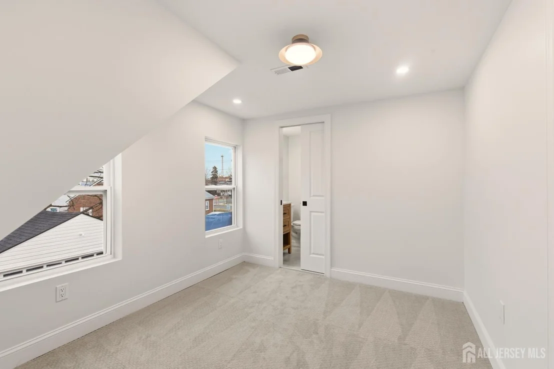 Photo of 23 Morse Avenue