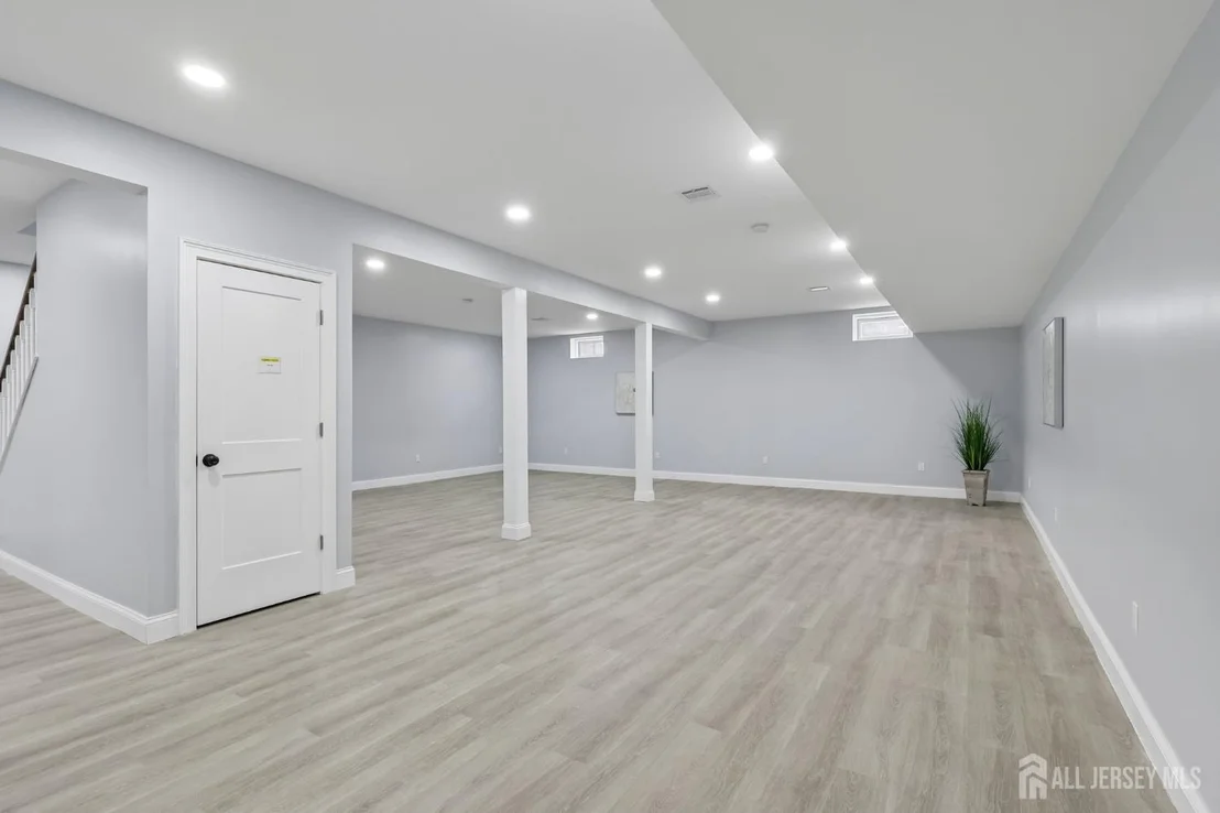 Photo of 239 Suttons Lane