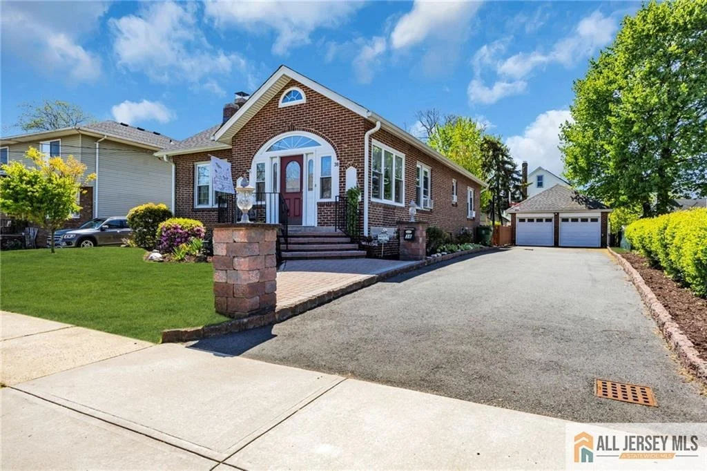 Photo of 38 Simpson Avenue