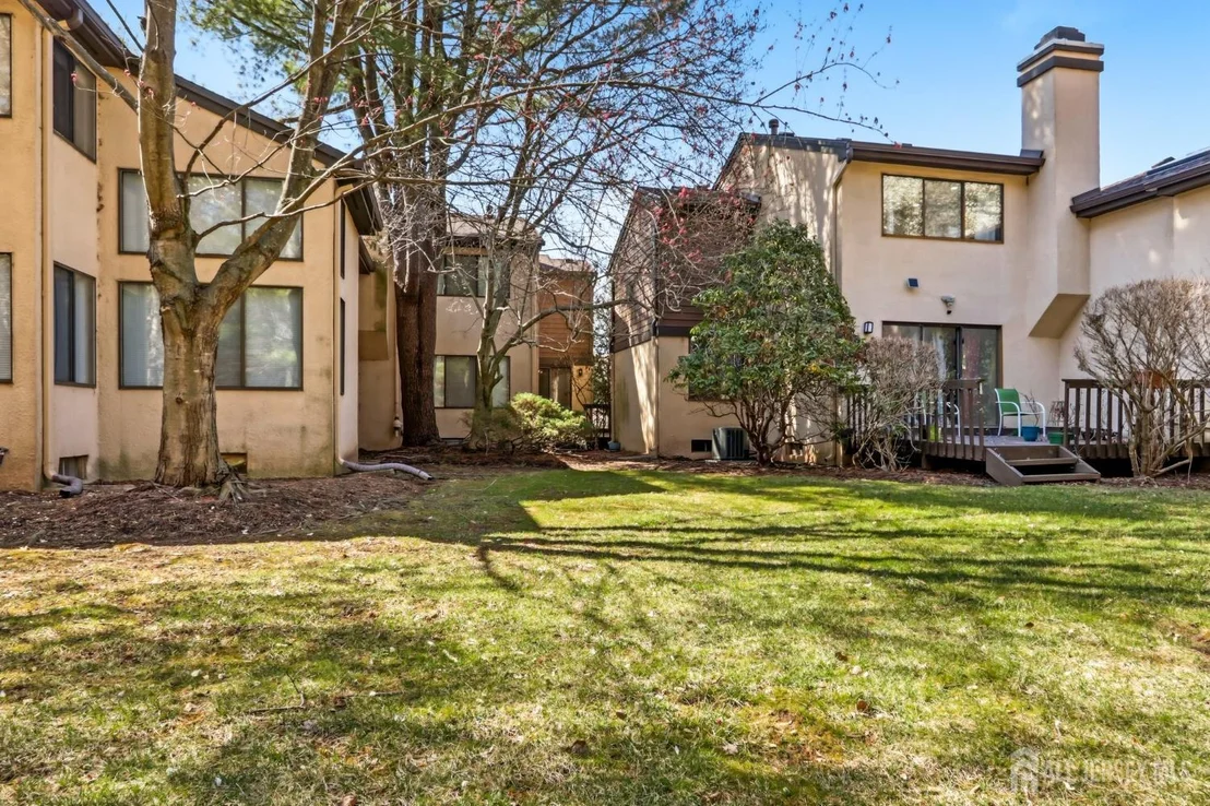 Photo of 627 Sayre Drive