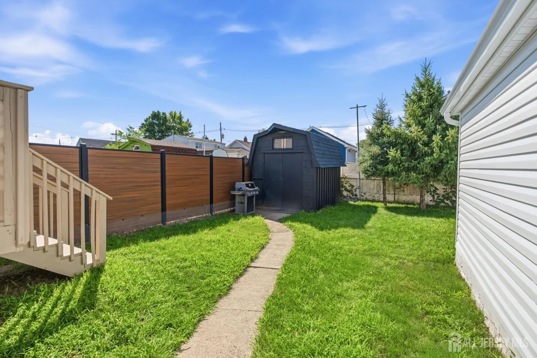 Photo of 129 Pershing Avenue