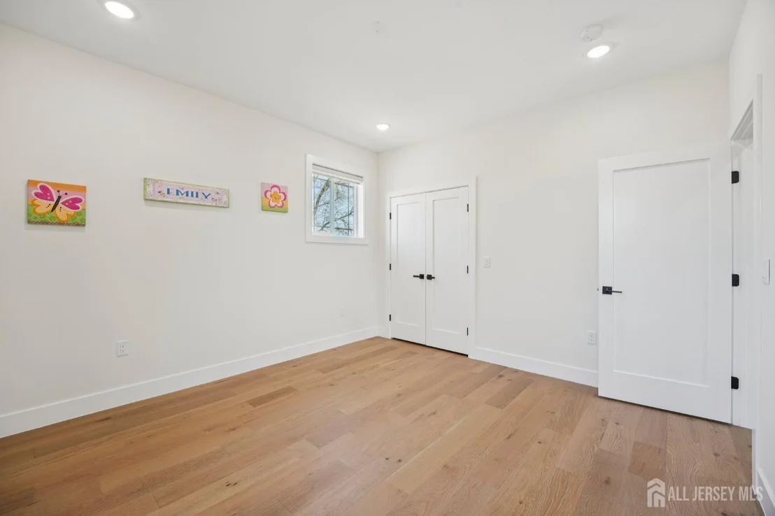 Photo of 75 Jefferson Boulevard