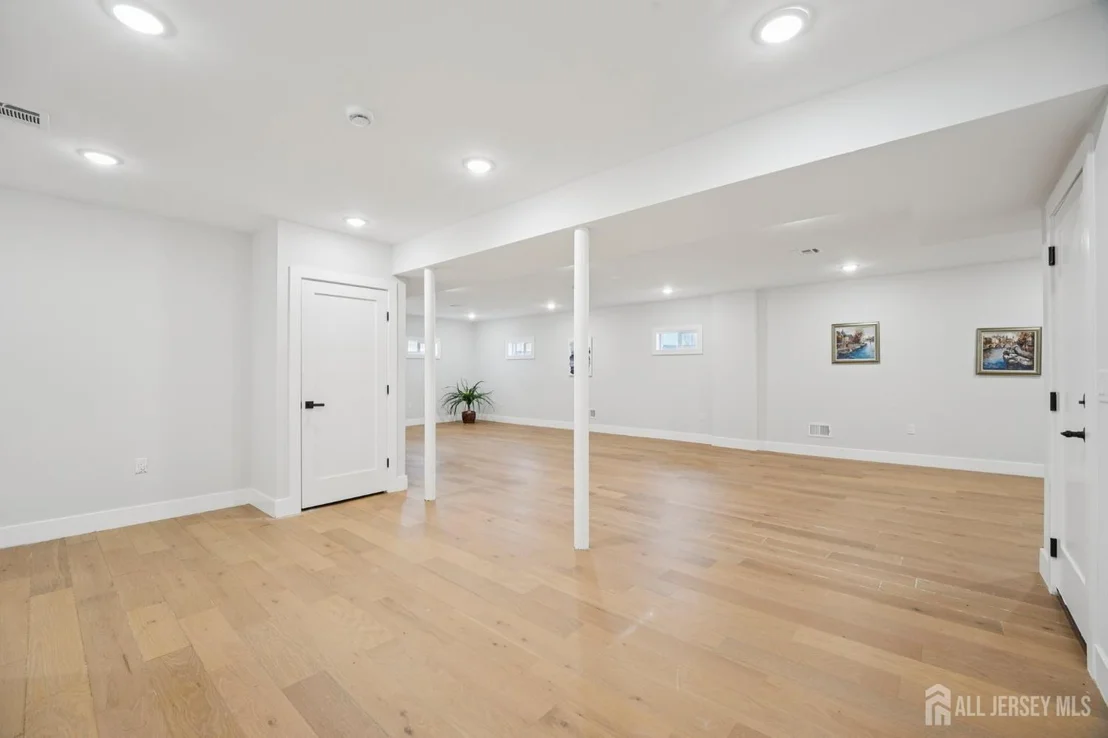 Photo of 75 Jefferson Boulevard