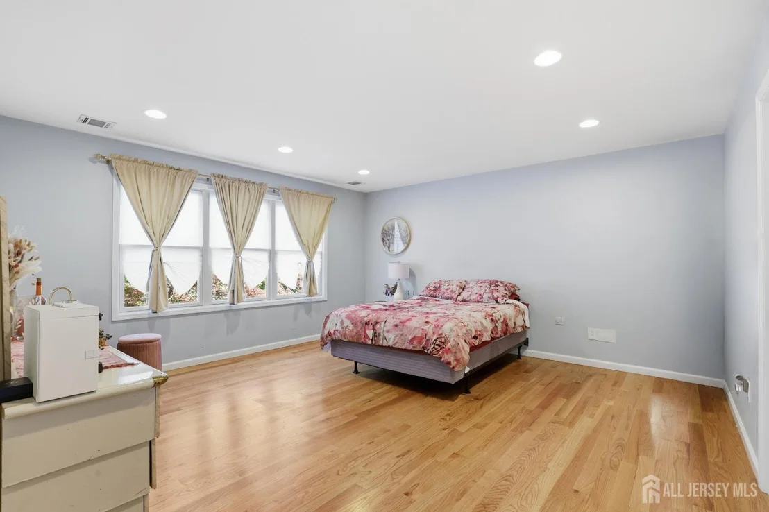 Photo of 24 Campbell Avenue