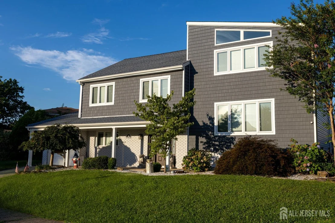 Photo of 18 Robinhood Drive