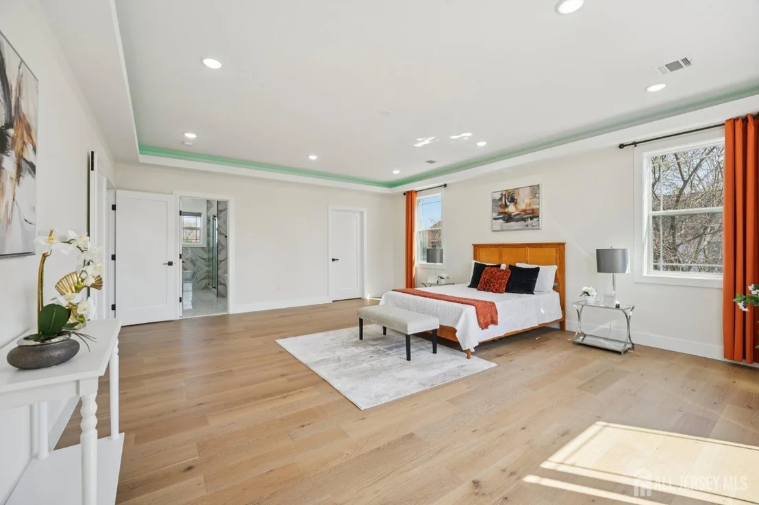 Photo of 75 Jefferson Boulevard