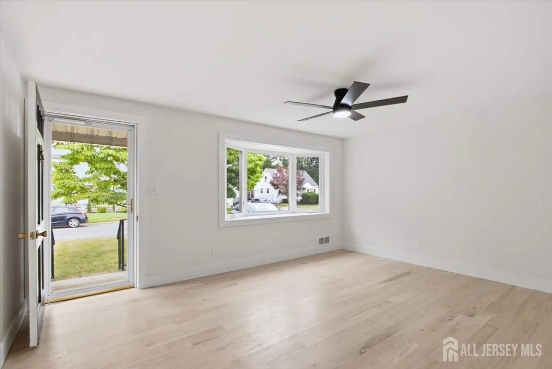 Photo of 421 1st Street