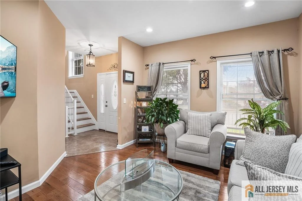 Photo of 32 E Summit Avenue
