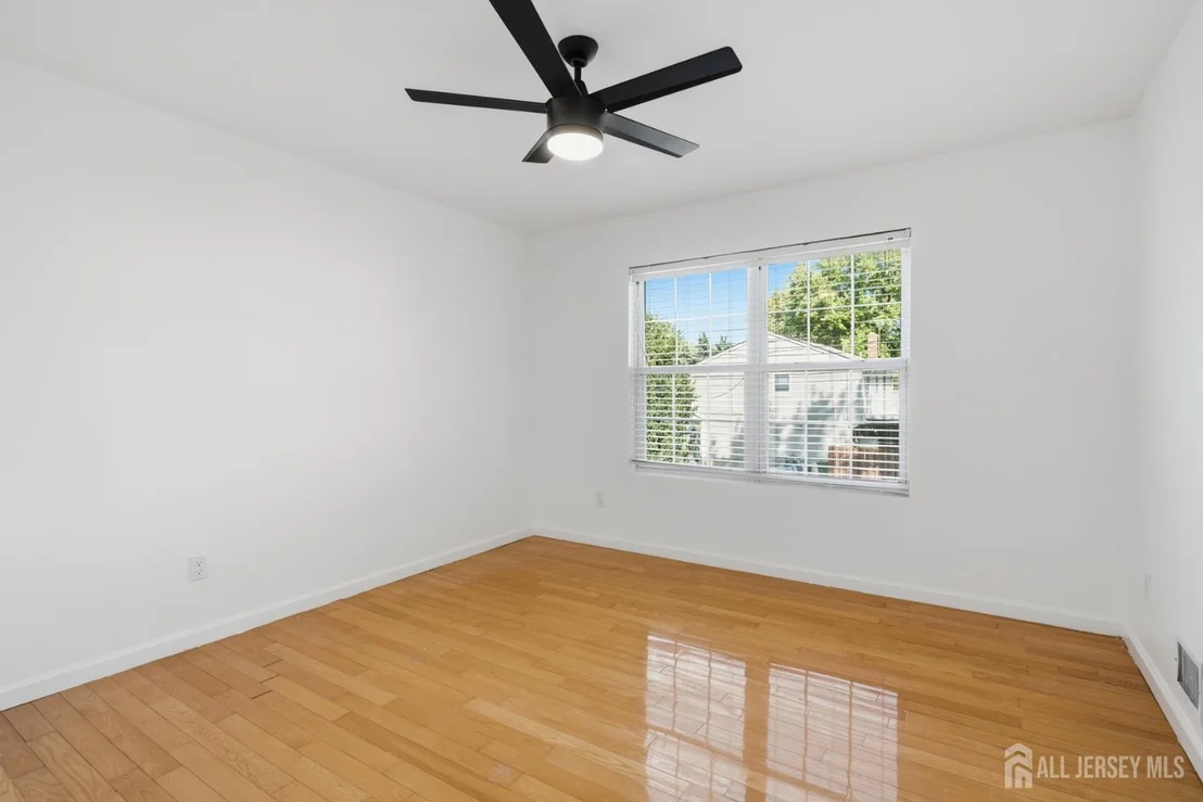 Photo of 53 Bernard Avenue