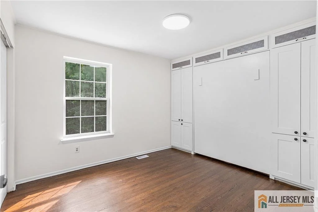 Photo of 569 Buttonwood Drive
