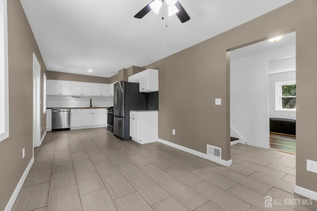 Photo of 303 Stephenson Avenue