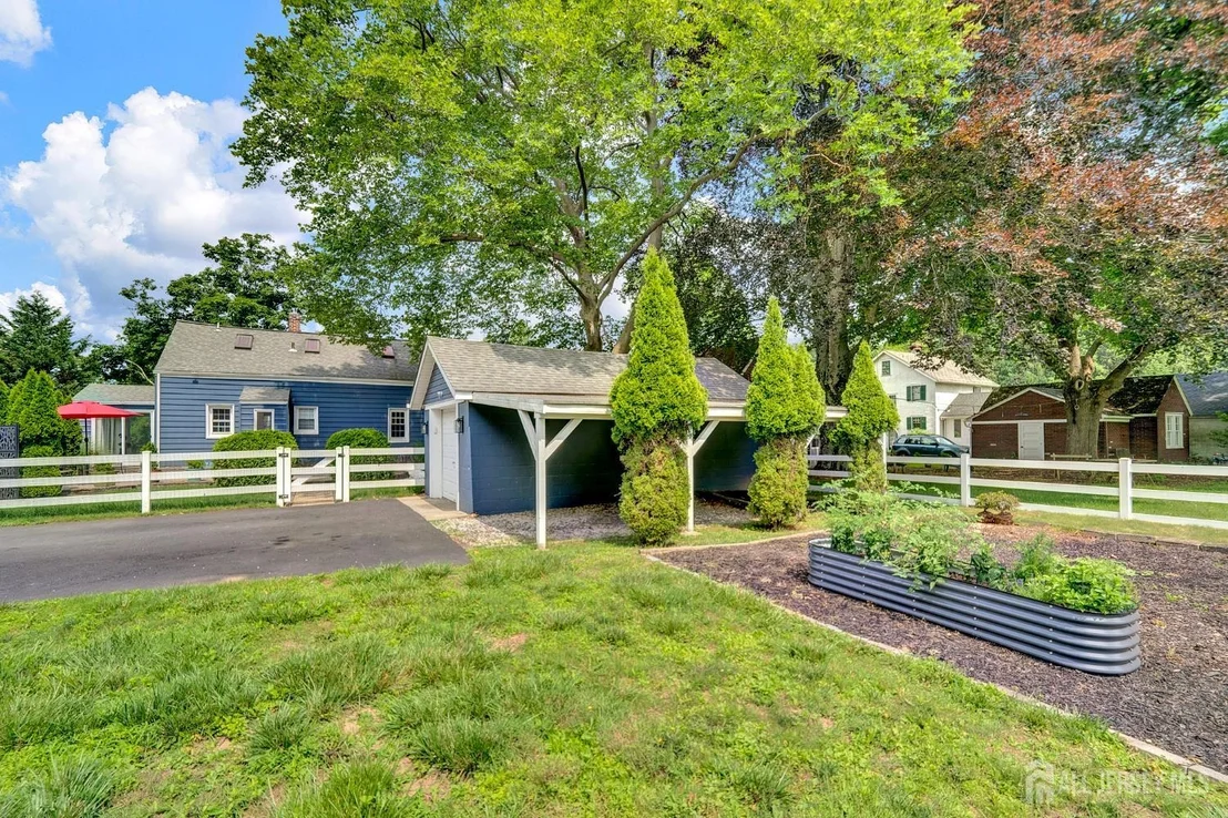 Photo of 10 Shaw Drive