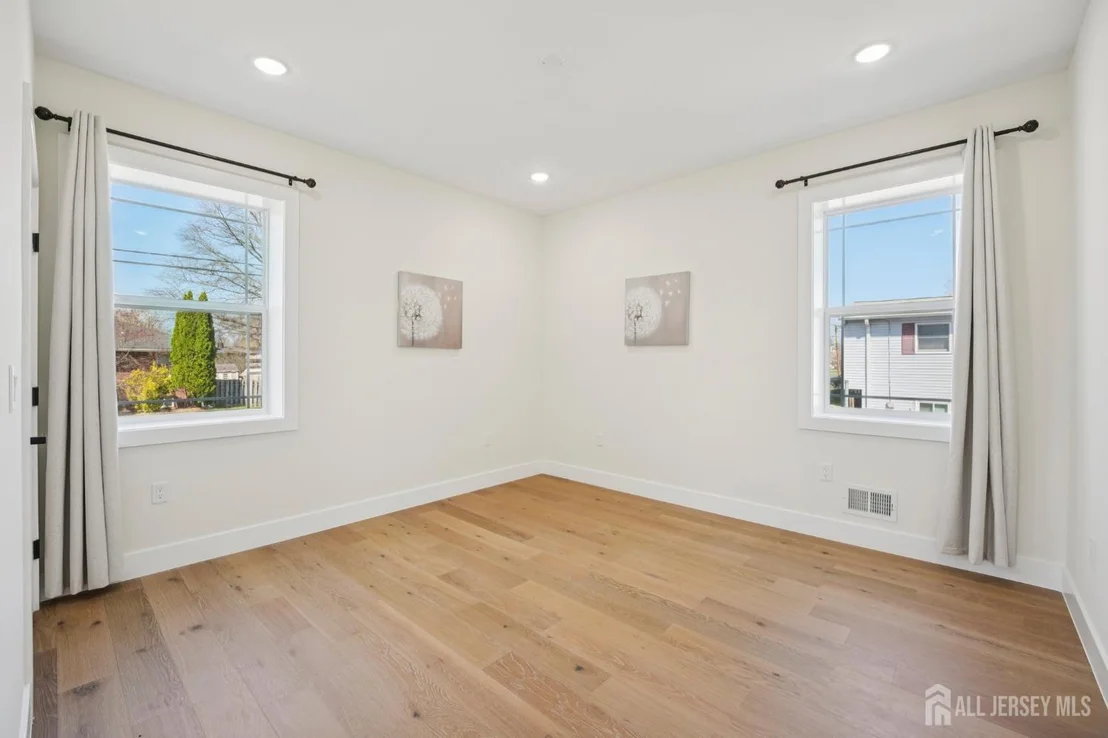 Photo of 75 Jefferson Boulevard