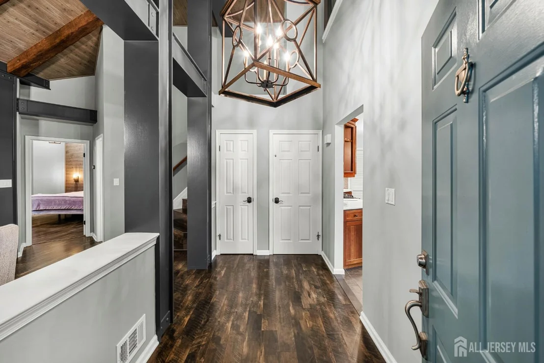 Photo of 1 Eagle Court