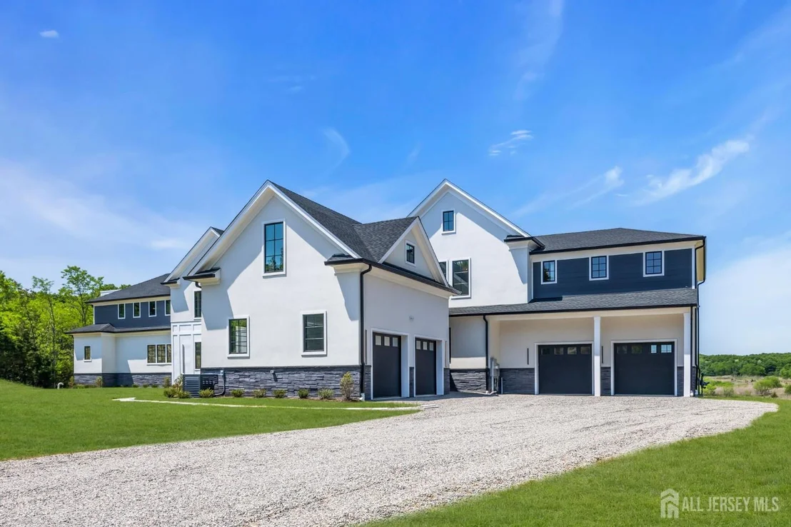 Photo of 2130 Shadow Lane