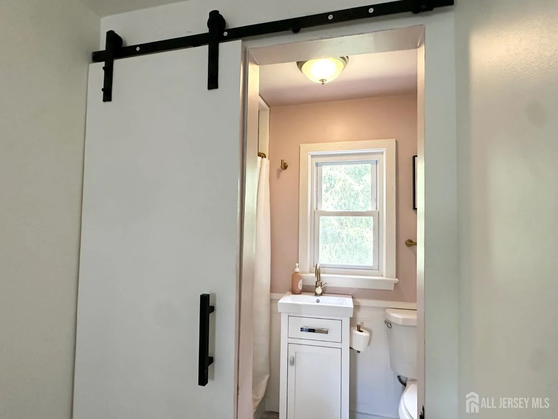 Photo of 303 Stephenson Avenue