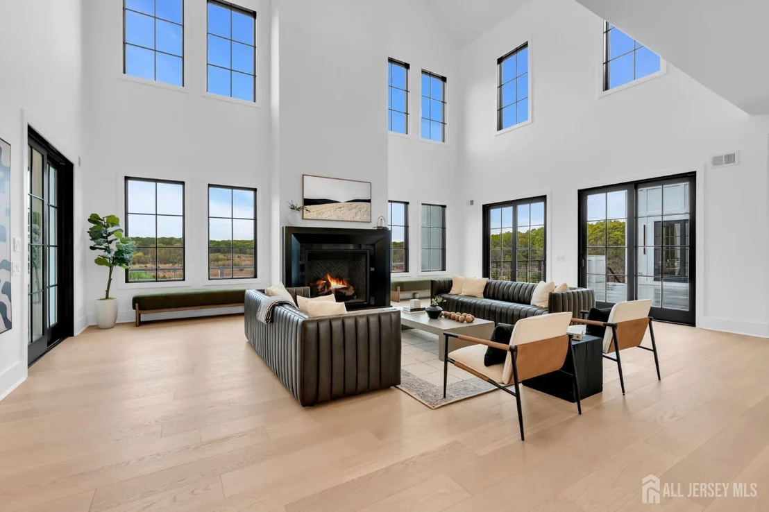 Photo of 2130 Shadow Lane