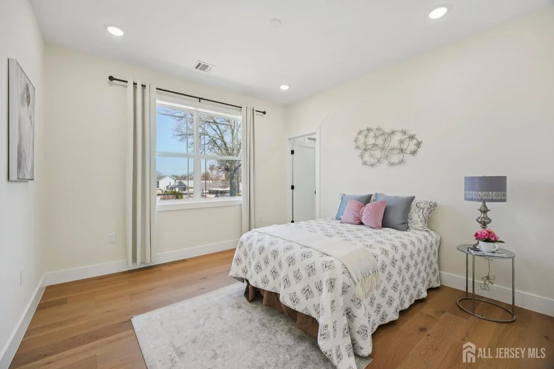 Photo of 75 Jefferson Boulevard
