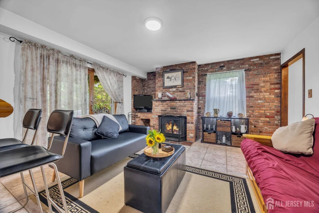 Photo of 7 S Brook Drive