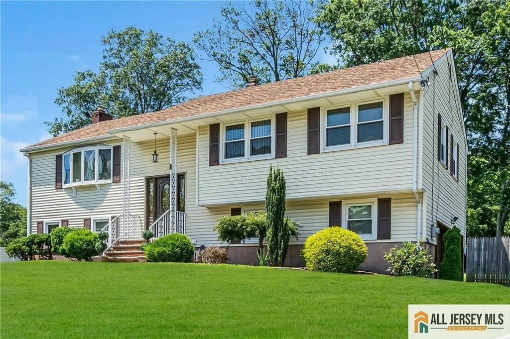 Photo of 8 Whitehall Avenue