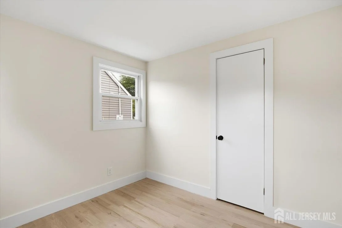 Photo of 421 1st Street