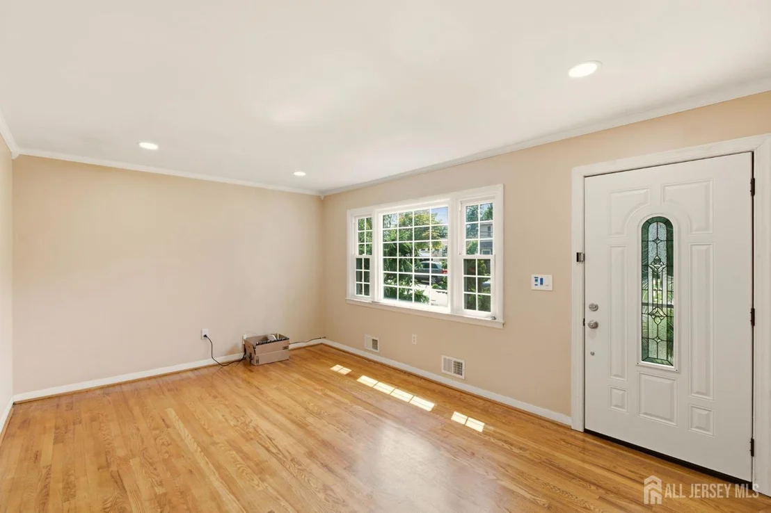 Photo of 19 Sycamore Avenue