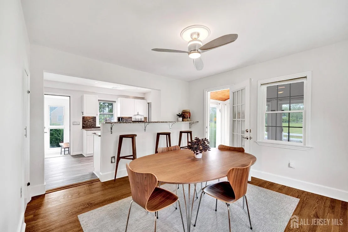 Photo of 10 Shaw Drive