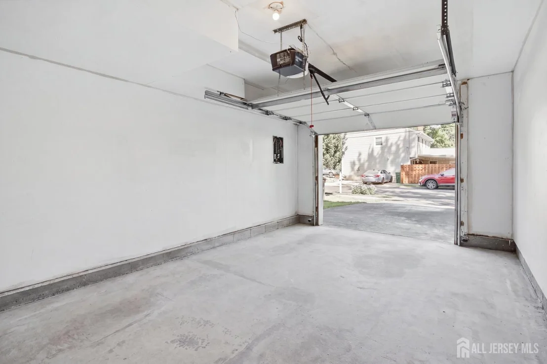 Photo of 53 Bernard Avenue
