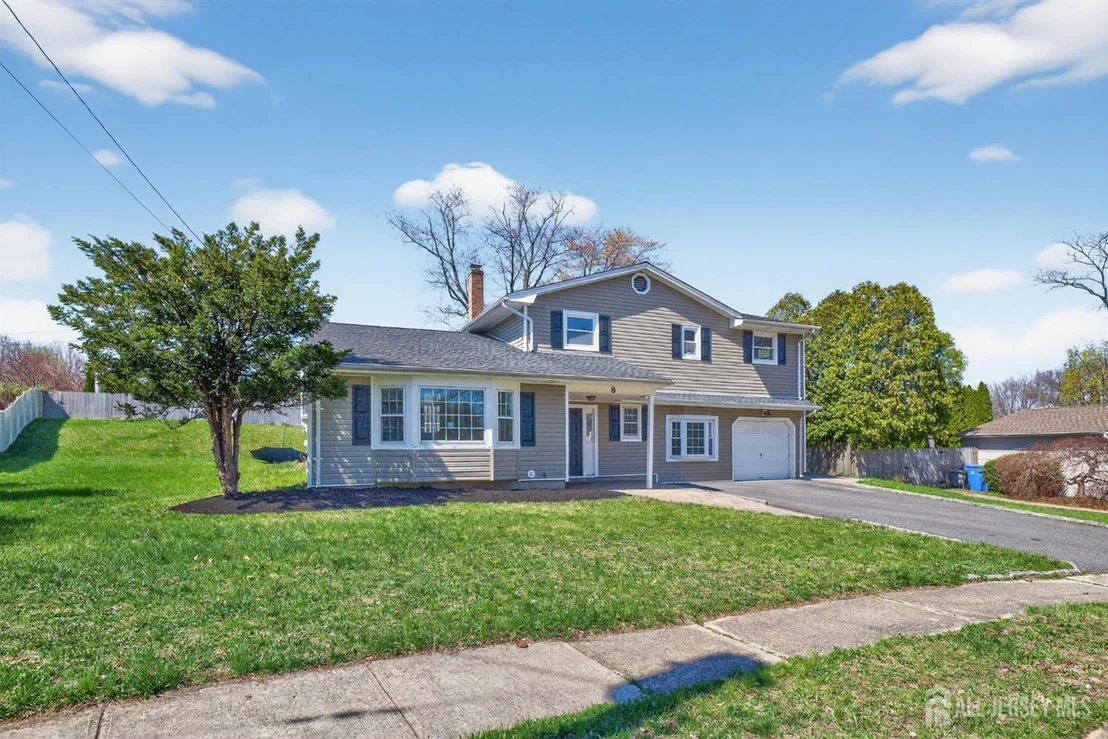 Photo of 8 Starodub Drive