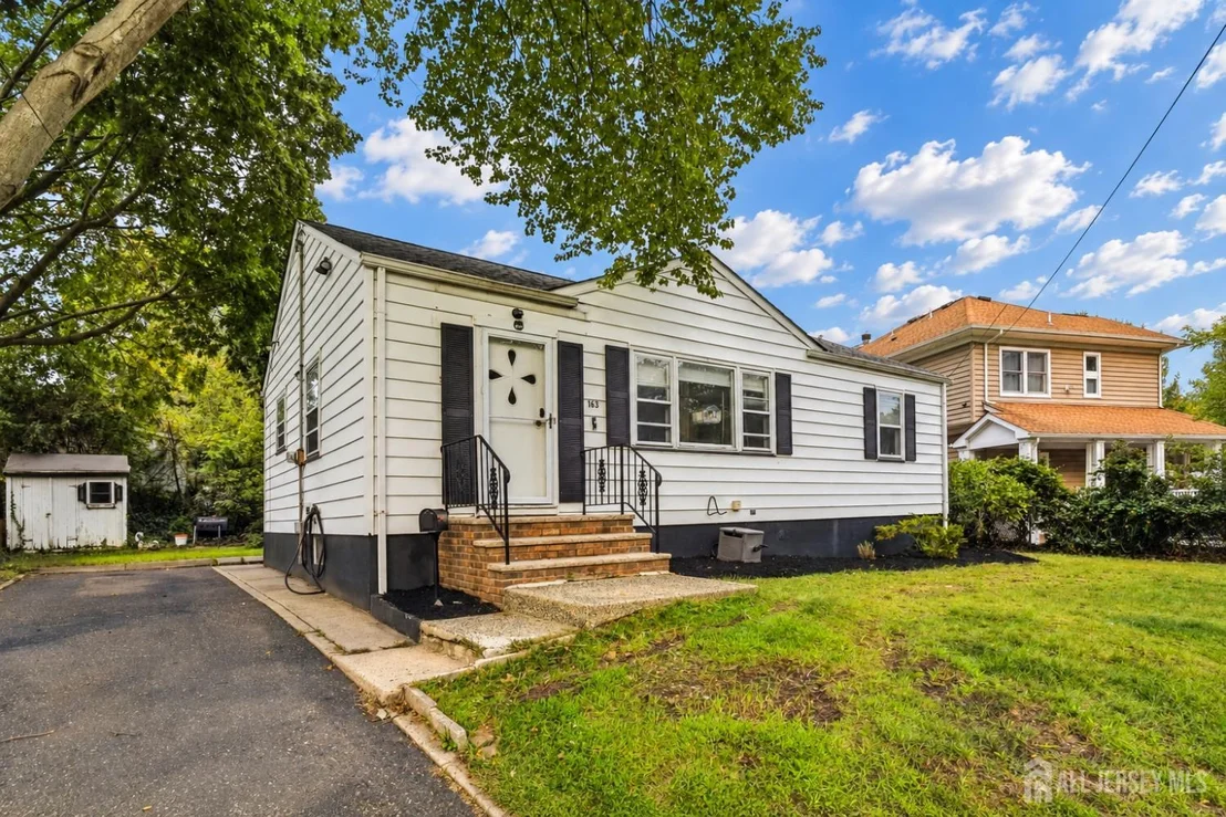 Photo of 163 Albert Avenue