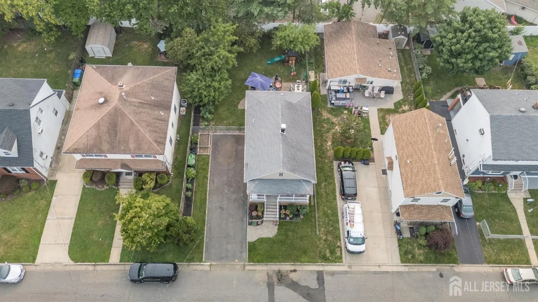 Photo of 32 Loring Avenue