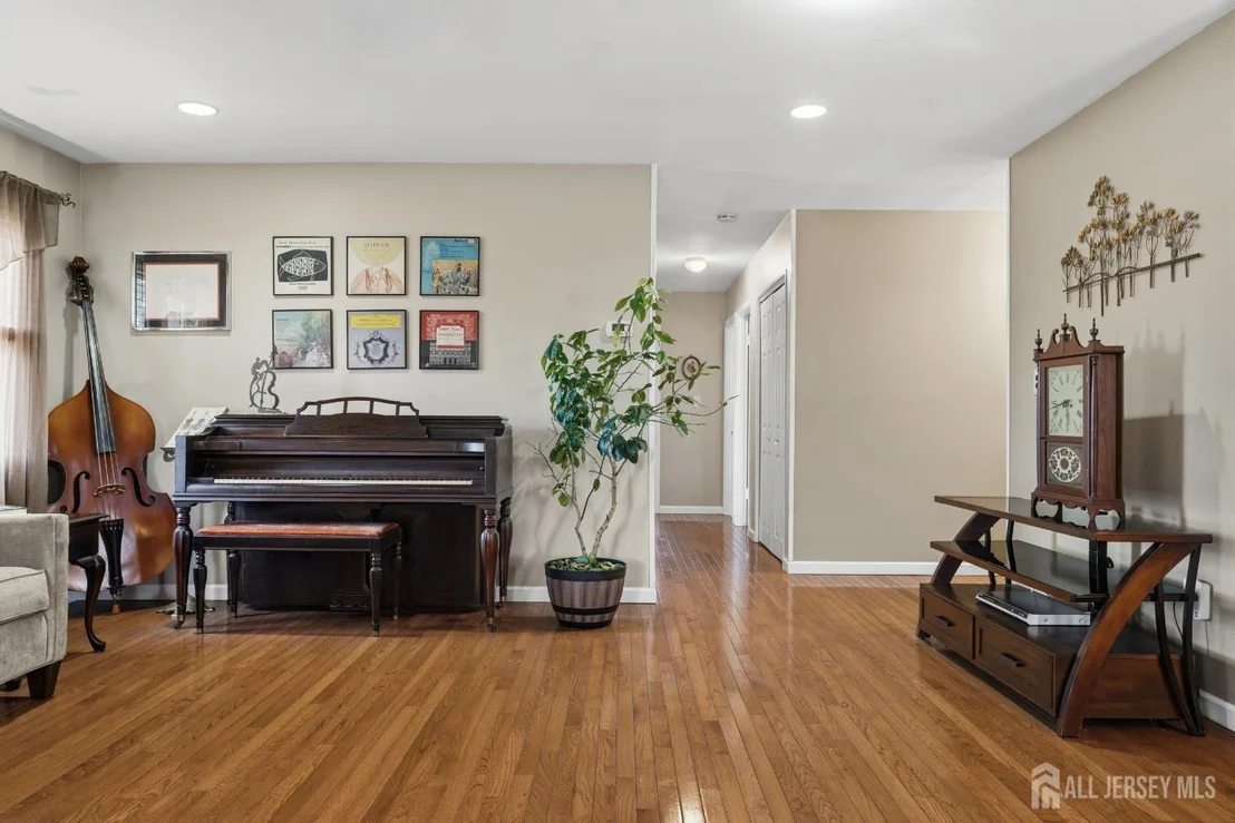 Photo of 27 Summerall Road