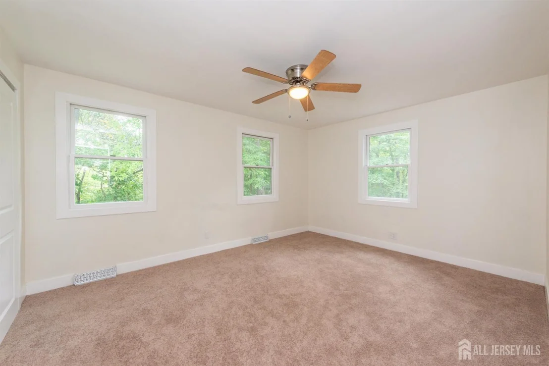 Photo of 278 Outlook Boulevard