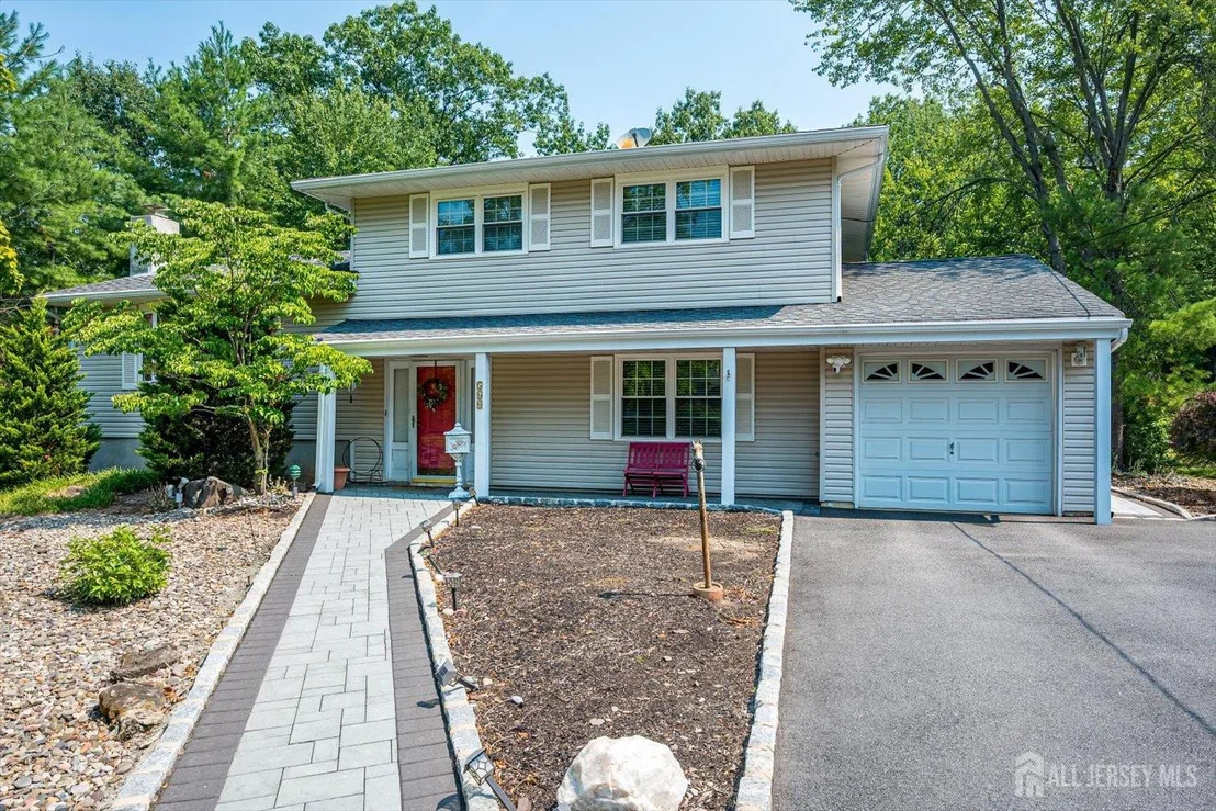 Photo of 560 Wakefield Drive