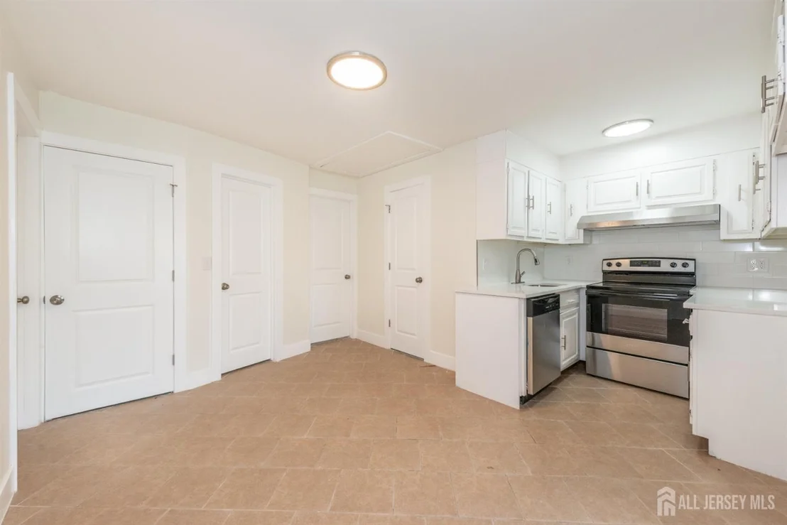 Photo of 278 Outlook Boulevard