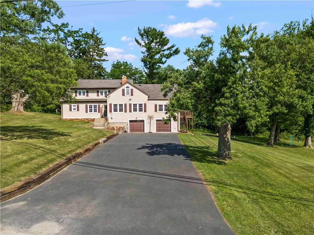 Photo of 860 E Mcmurray Rd