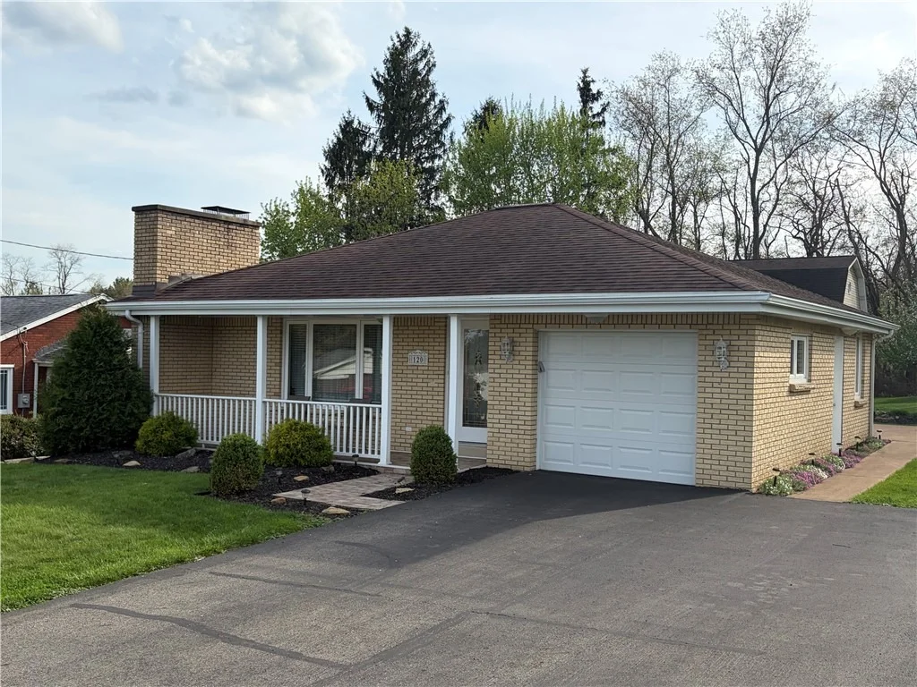 Photo of 120 Crestview Mnr