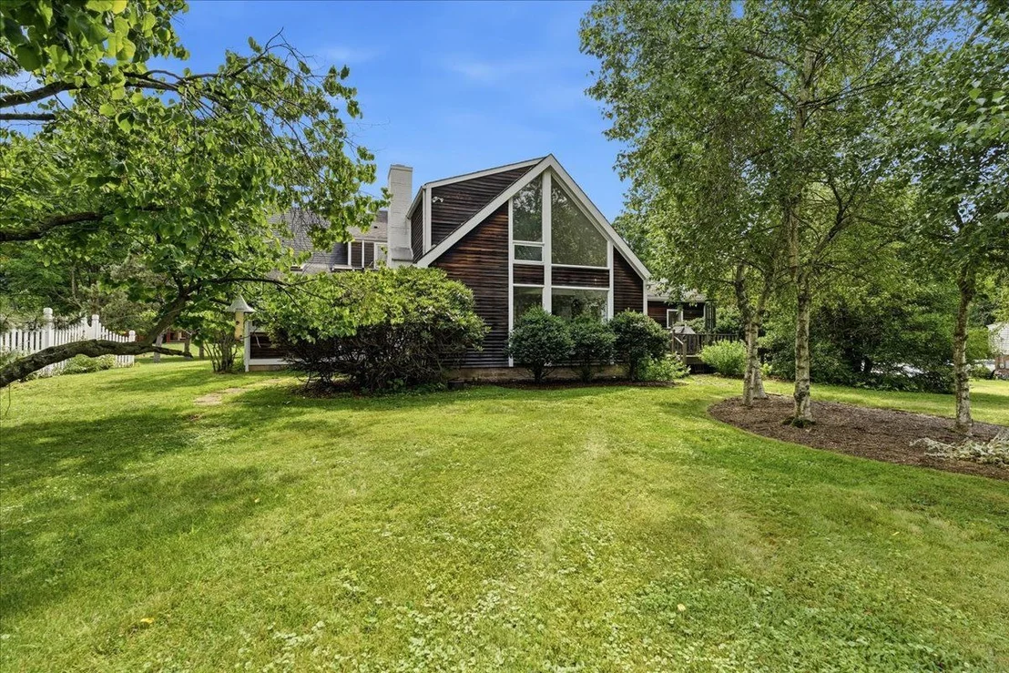 Photo of 2359 James Drive