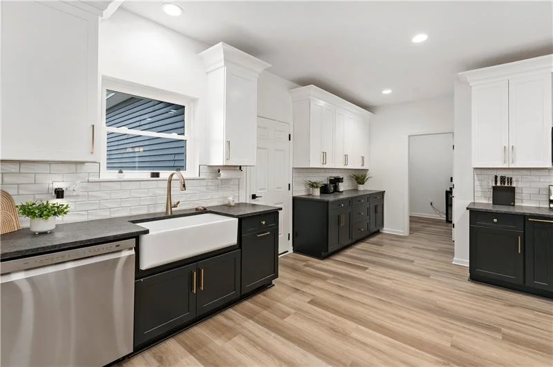 Photo of 300 TIMBERLINE DR