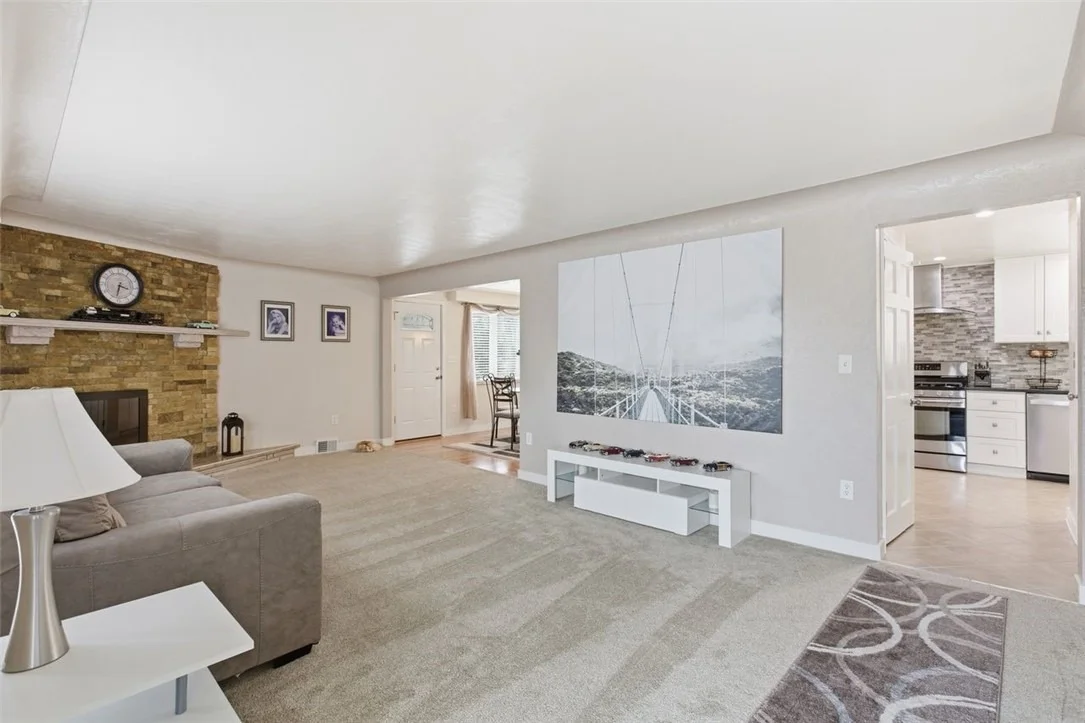 Photo of 120 Crestview Mnr
