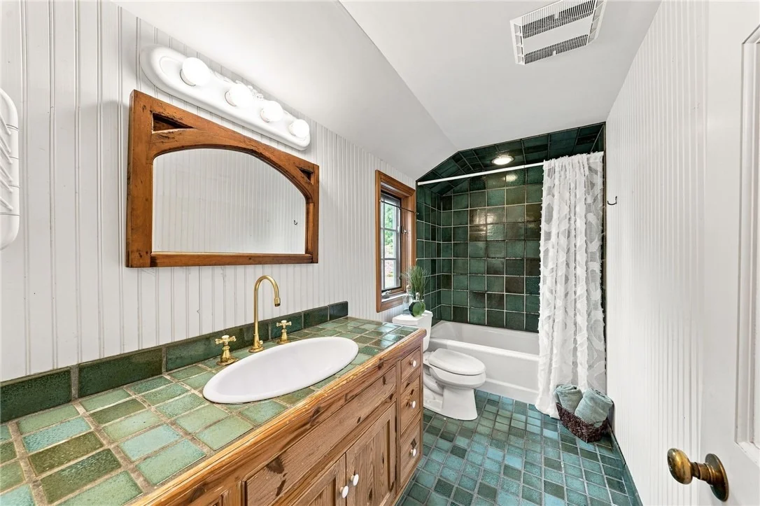 Photo of 2359 James Drive