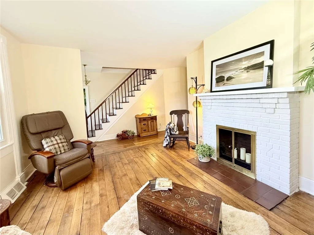 Photo of 1233 Mount Jackson Rd