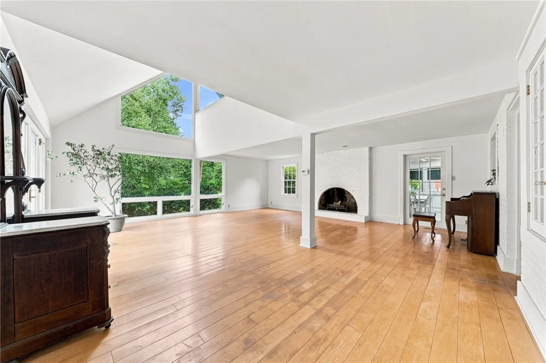 Photo of 2359 James Drive