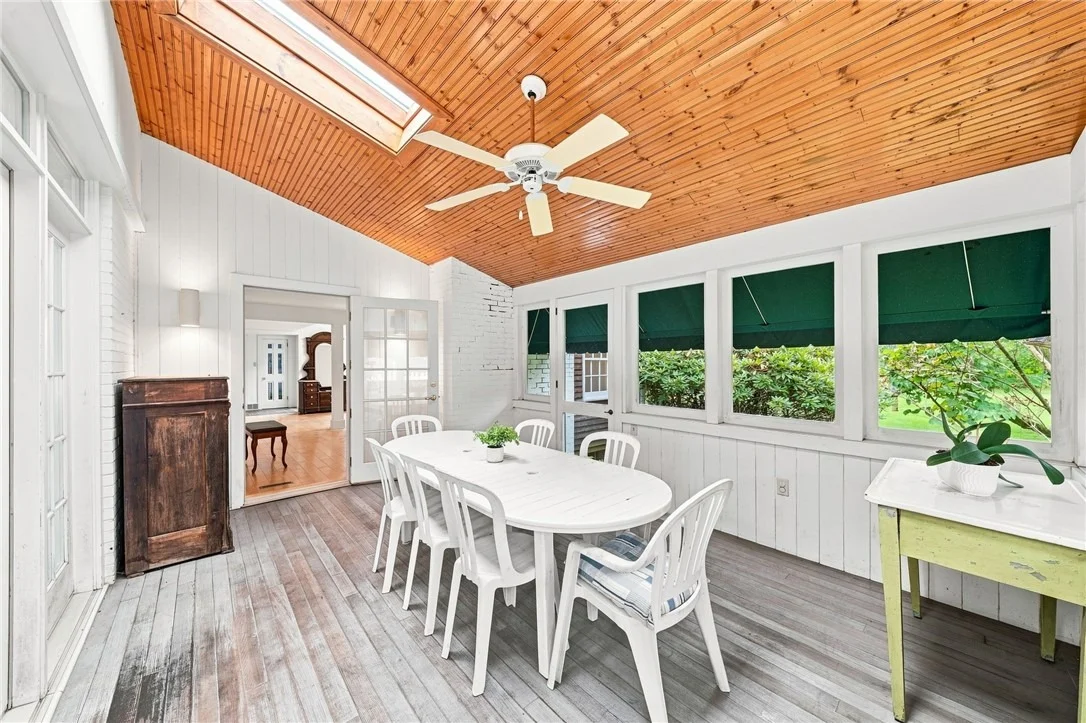 Photo of 2359 James Drive