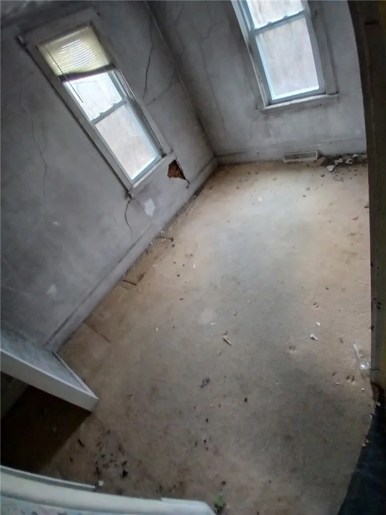 Photo of 500 Pointview Rd
