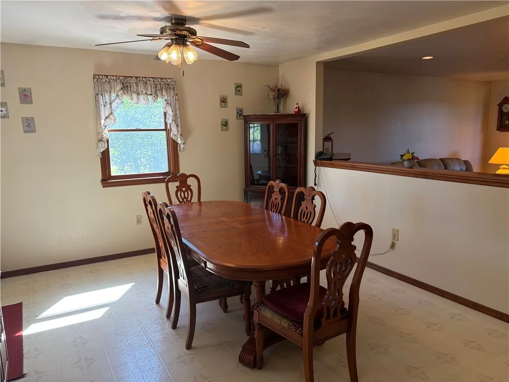 Photo of 902 Central Dr