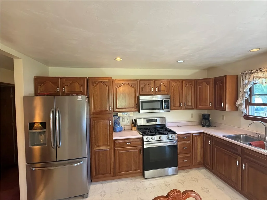 Photo of 902 Central Dr