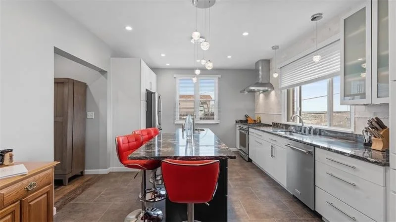 Photo of 347 BAILEY AVE