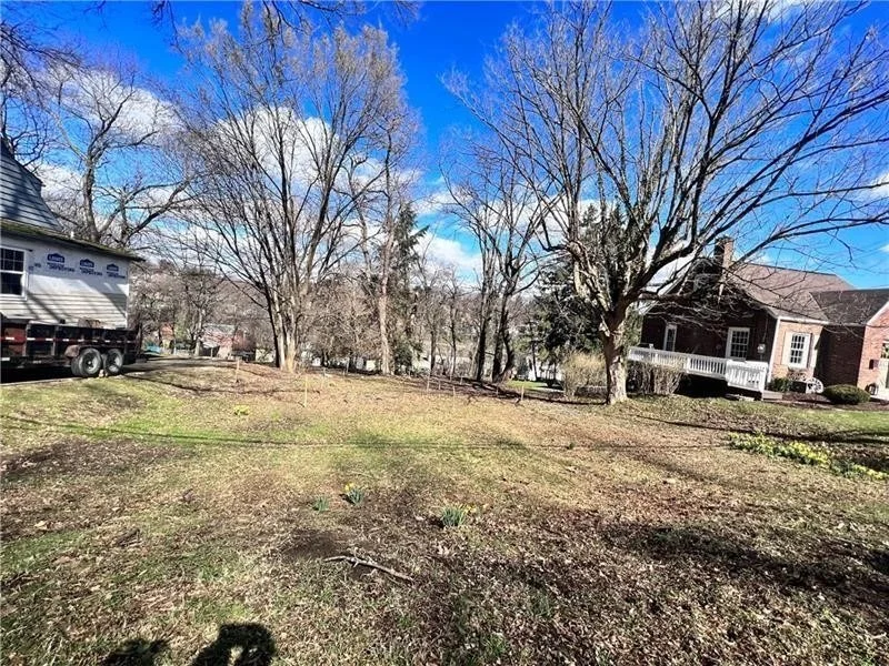 Photo of 2302 LONGCREST AVE.