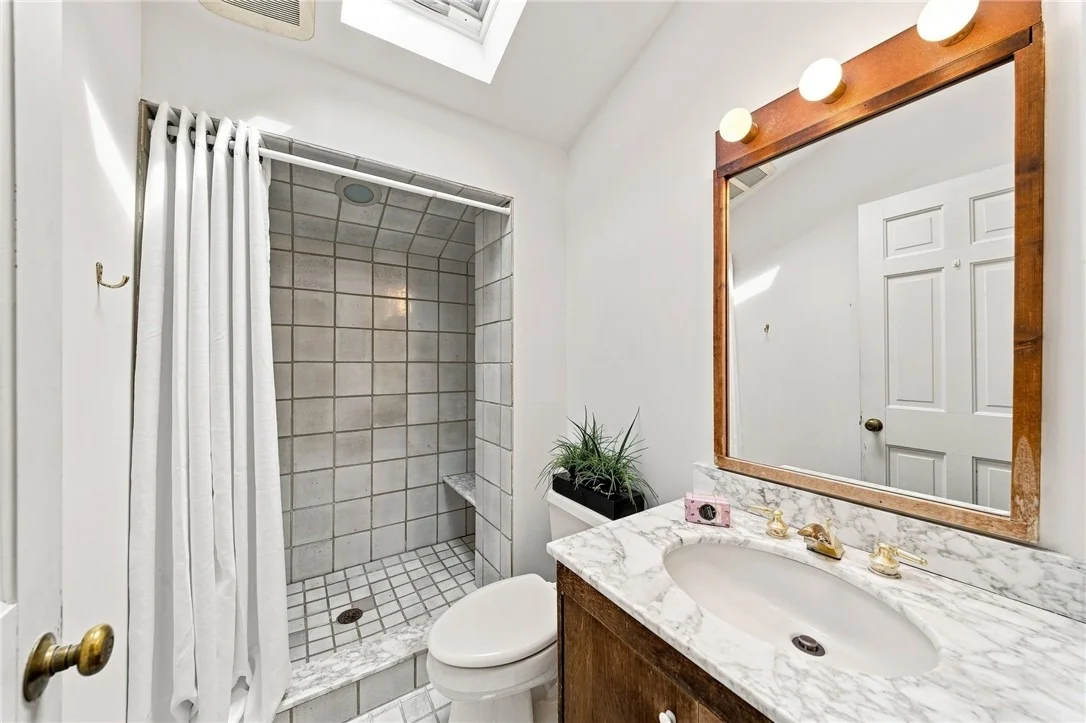 Photo of 2359 James Drive